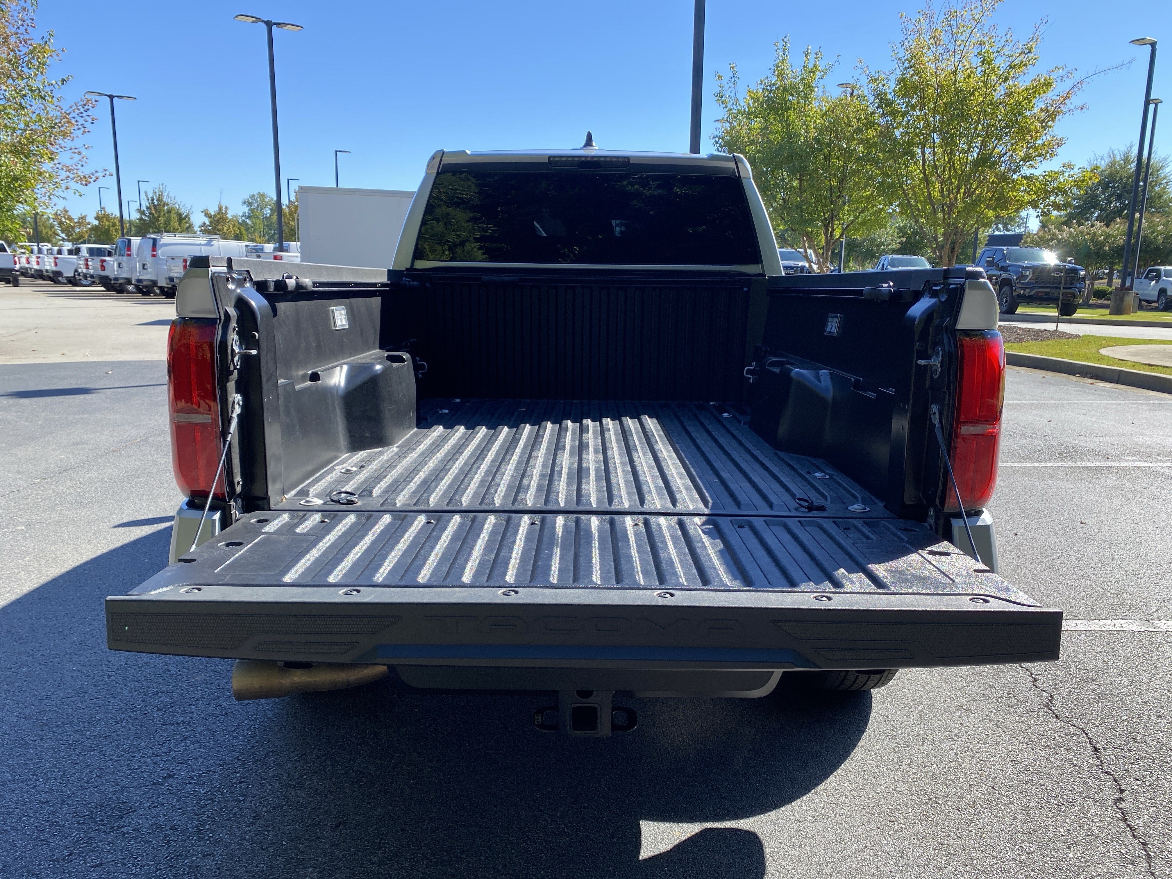 Used 2025 Toyota Tacoma TRD Sport AWD/4WD image 11