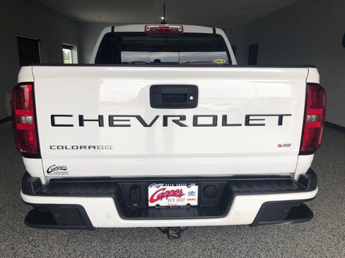 Used 2022 Chevrolet Colorado Z71 AWD/4WD image 3