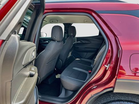 Used 2023 Chevrolet TrailBlazer LT FWD image 23