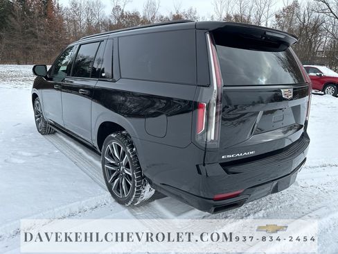 Used 2022 Cadillac Escalade ESV Sport w/ Touring Package image 3