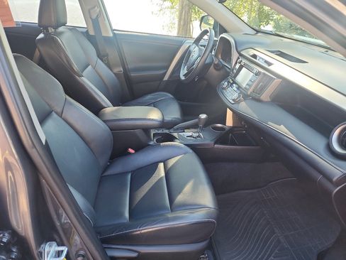 Used 2014 Toyota RAV4 Limited image 12