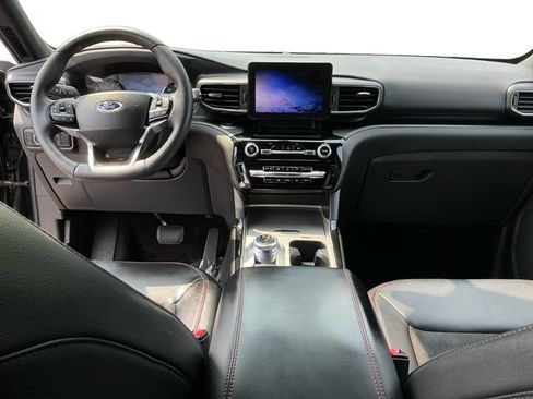 Used 2023 Ford Explorer ST-Line AWD/4WD image 12