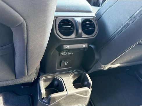 Used 2023 Jeep Gladiator Overland image 28