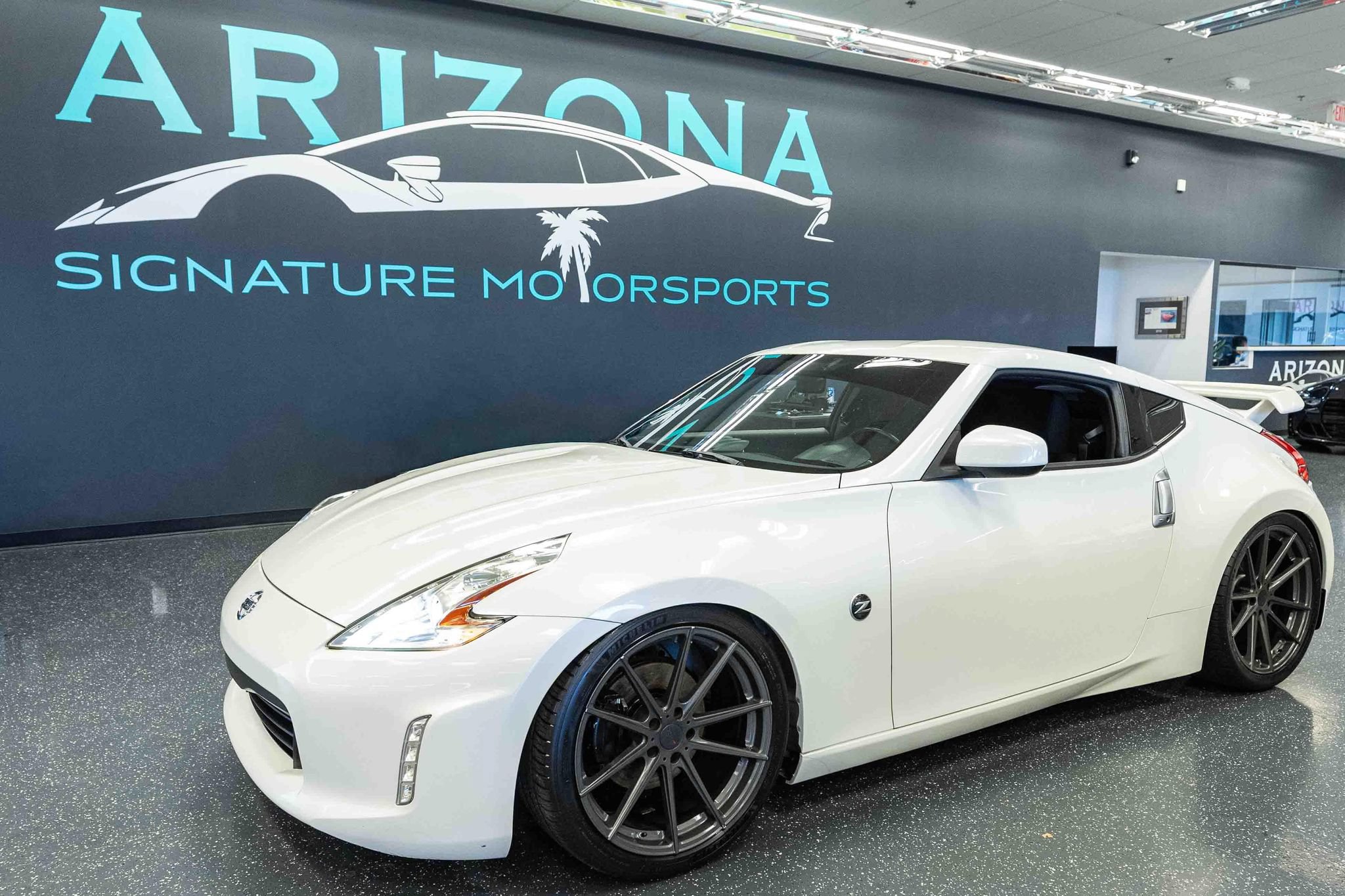 Used 2014 Nissan 370Z Coupe RWD image 1
