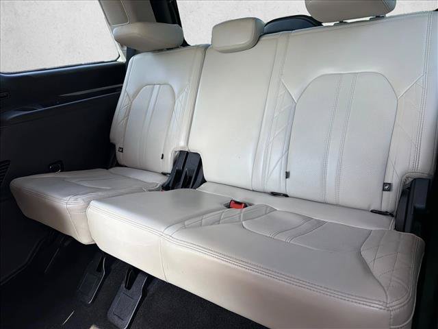 Used 2019 Ford Expedition Platinum AWD/4WD image 19
