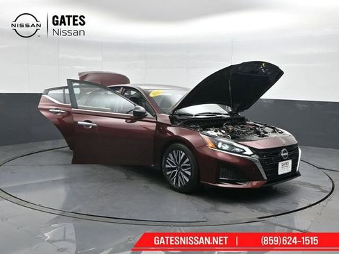 Used 2025 Nissan Altima 2.5 SV image 53