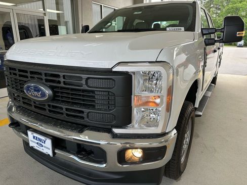 New 2026 Ford F250 XL w/ XL Chrome Package AWD/4WD image 1