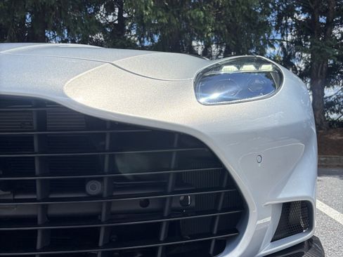 Used 2025 Aston Martin Vanquish RWD image 5