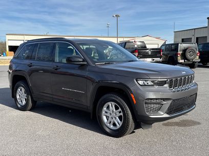 New 2025 Jeep Grand Cherokee Laredo w/ MOPAR Finishing Package
