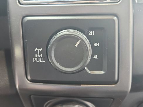 Used 2019 Ford F150 XLT w/ Equipment Group 302A Luxury AWD/4WD image 28