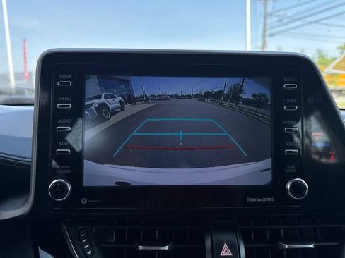 Used 2021 Toyota C-HR LE FWD image 22