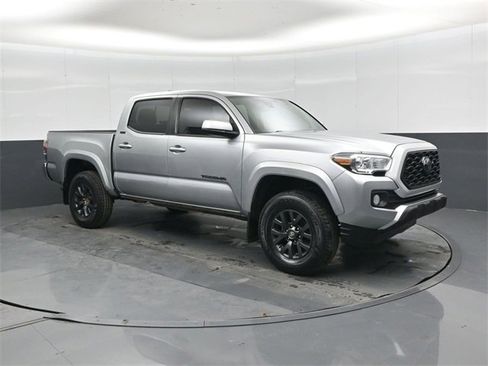 Used 2022 Toyota Tacoma SR5 image 1