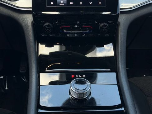 Used 2023 Jeep Grand Cherokee L Laredo AWD/4WD image 16