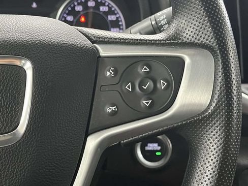 Used 2024 GMC Terrain SLE FWD image 31