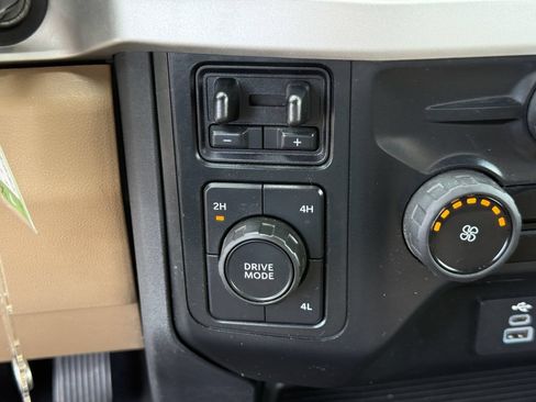 Used 2024 Ford F250 XLT AWD/4WD image 29