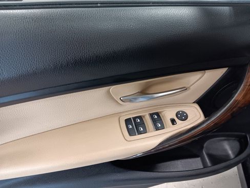 Used 2018 BMW 320i xDrive Sedan image 11