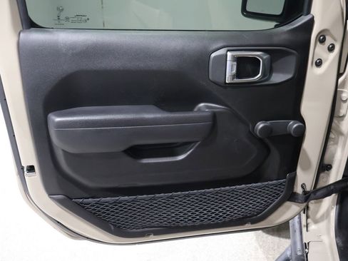 Used 2022 Jeep Wrangler Sport image 12