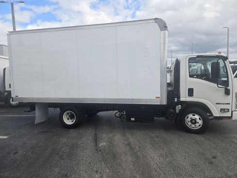 Used 2024 Isuzu NPR image 5