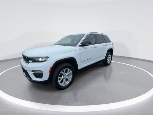 Used 2023 Jeep Grand Cherokee Limited AWD/4WD image 4