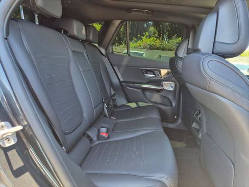 Used 2025 Mercedes-Benz GLC 300 image 26