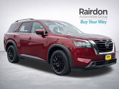 Used 2024 Nissan Pathfinder SV
