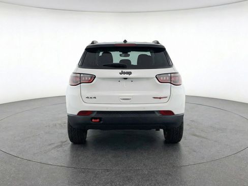 Used 2025 Jeep Compass Trailhawk AWD/4WD image 7
