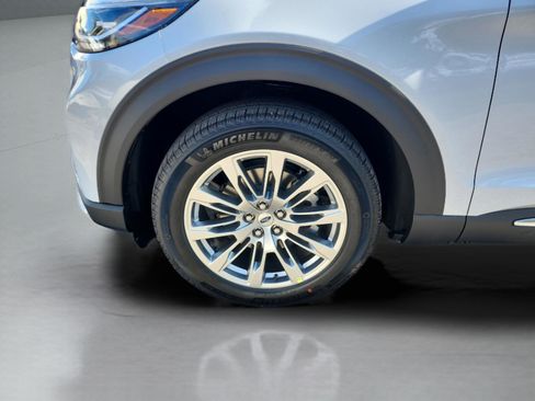 New 2026 Ford Explorer Platinum image 25