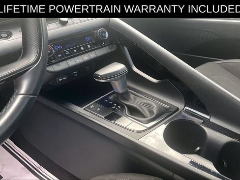 Used 2025 Hyundai Elantra SEL FWD image 13