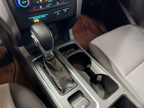 Used 2018 Ford Escape SE w/ SE Sync 3 Package AWD/4WD image 17