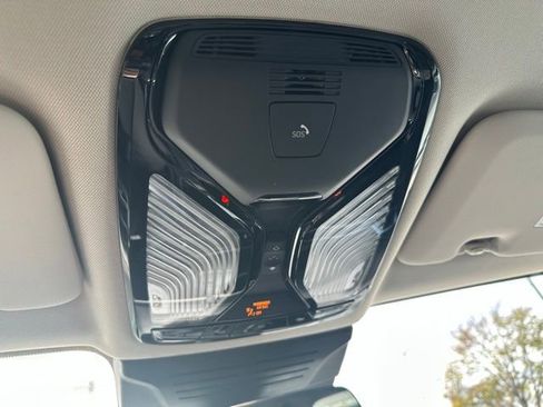 Certified 2025 BMW X7 xDrive40i w/ Premium Package image 22