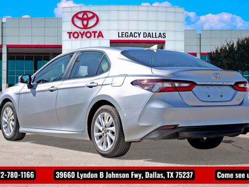 Used 2024 Toyota Camry LE image 7
