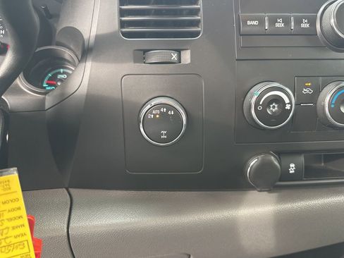 Used 2013 Chevrolet Silverado 1500 LS image 19