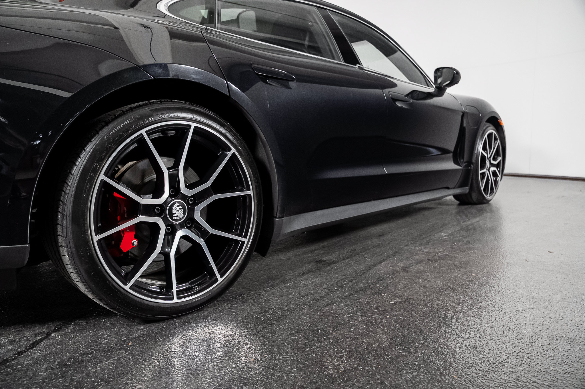 Used 2024 Porsche Taycan 4S AWD/4WD image 30