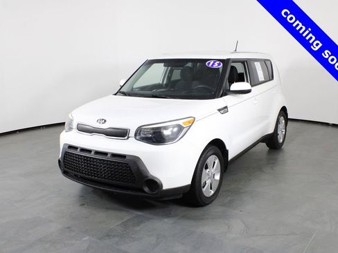 Used 2015 Kia Soul Base image 1