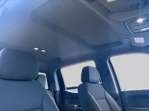 Used 2019 Chevrolet Silverado 1500 Custom w/ Custom Value Package RWD image 17