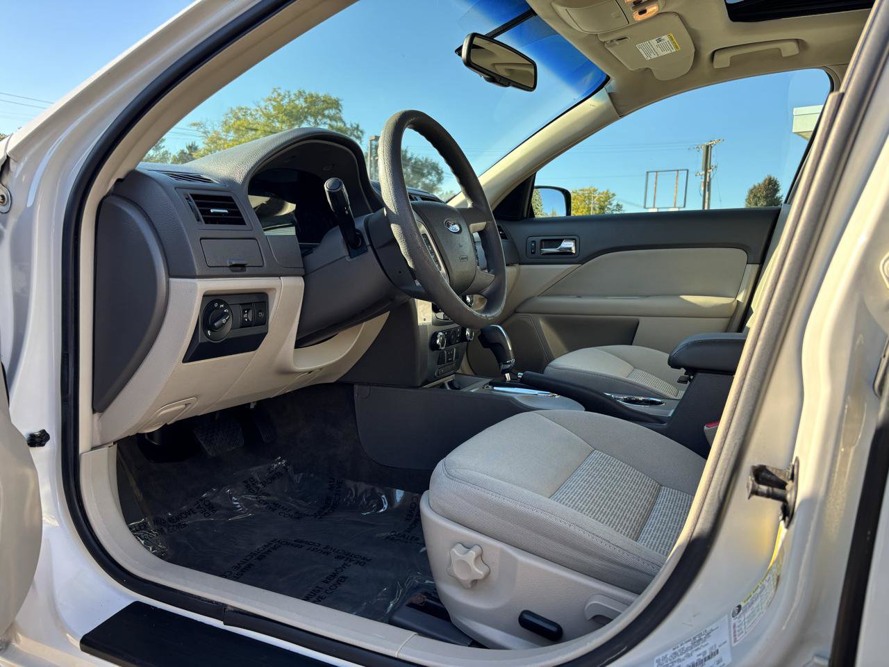 Used 2010 Ford Fusion SE FWD image 16