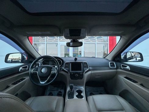 Used 2017 Jeep Grand Cherokee Limited image 9