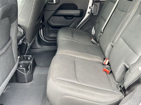 Used 2021 Jeep Wrangler Unlimited Sahara image 22