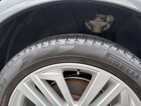 Used 2018 Audi Q5 2.0T Premium Plus w/ Premium Plus Package image 12