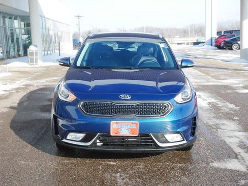 Used 2019 Kia Niro EX image 2