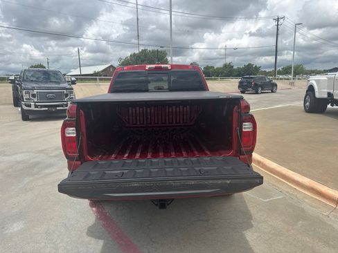 Used 2023 GMC Canyon AT4 w/ AT4 Premium Package AWD/4WD image 11
