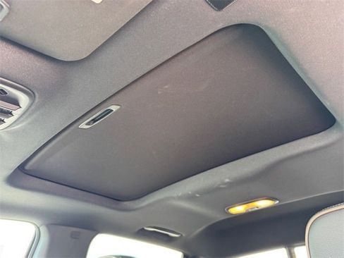 Used 2024 GMC Canyon Denali image 16