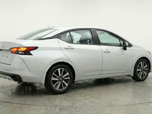 Used 2025 Nissan Versa SV image 9