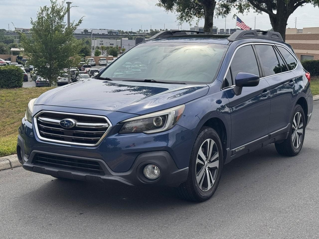 Used 2019 Subaru Outback 2.5i Limited AWD/4WD image 2