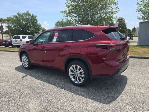 New 2026 Toyota Highlander Limited AWD/4WD image 6