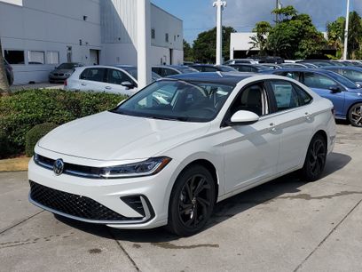New 2025 Volkswagen Jetta SE