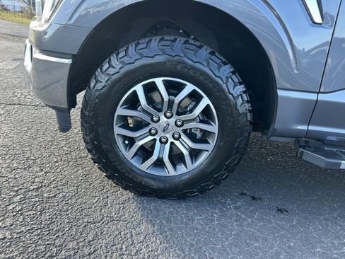 Used 2022 Ford F150 Lariat w/ Trailer Tow Package image 9