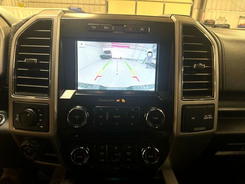 Used 2018 Ford F150 Lariat image 23