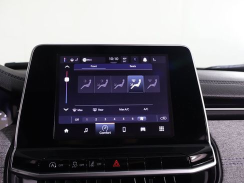 Used 2025 Jeep Compass Latitude AWD/4WD image 44