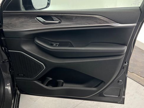 New 2024 Jeep Grand Cherokee Limited 4xe w/ Luxury Tech Group II image 23